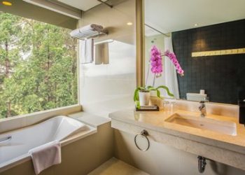 Shooting Black Tea Bath Bomb dan High Tea Dining di Swiss-Belresort Dago Heritage