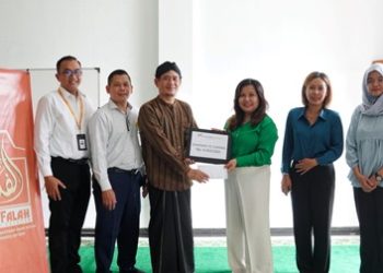 Swiss-Belboutique Yogyakarta Menyerahkan Donasi Hasil Penjualan Paket Buka Puasa 2023