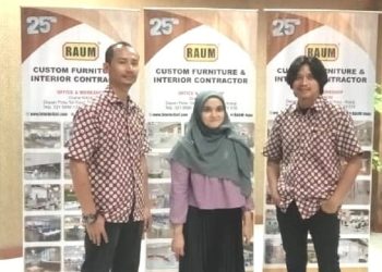 Para Karyawan PT. RAUM merasakan adanya suasana kekeluargaan dalam bekerja dan dibimbing seperti layaknya orangtua dengan anak, di bawah kepemimpinan Bapak William Sulaiman. Foto: FOKAL.ID