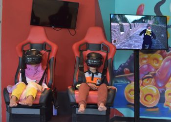 Mercure Convention Center Ancol Hadirkan Seni Instalasi Lampu, VR Games dan Pengalaman Makan Malam Berbeda