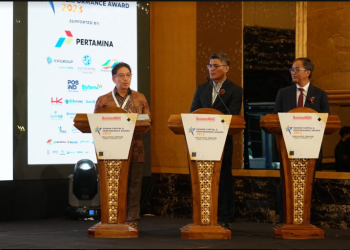 Dirut PGE Raih Penghargaan Best CEO di Industri Energi