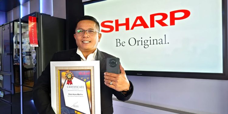 Sharp AQUOS R8s Pro Raih The Best Camera for Flagship Smartphone Versi Selular Editor’s Choice 2023
