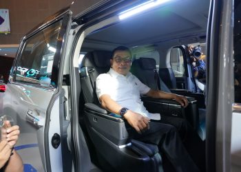 Moeldoko Turut Coba MPV Mewah Listrik MG Maxus 9 di PEVS 2024