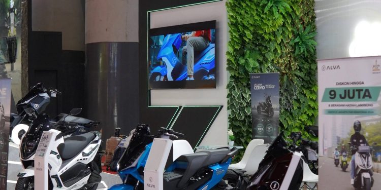 Nikmati Berbagai Promo, Motor Listrik ALVA Hadir di Jakarta Fair 2024