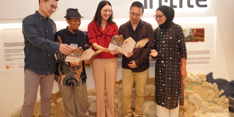 Dorong Arsitektur ke Level Berikutnya, in-Lite Tampilkan Glowing Light Box