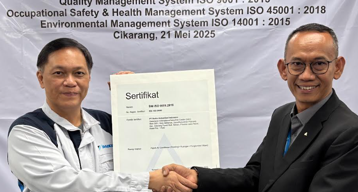 TUV Rheinland Berikan Tiga Sertifikat ISO ke Daikin Indonesia