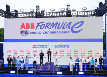 Ticktum Menang Perdana di Formula E 2025 Sarinah Jakarta