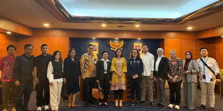 Audiensi Jakpro, FEO, dan IMI Bahas Formula E dengan Wamenpar