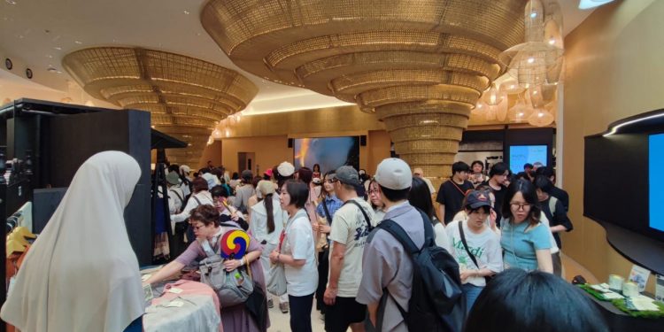 Dari Jakarta ke Osaka: TAZA Wakili Modest Fashion Indonesia