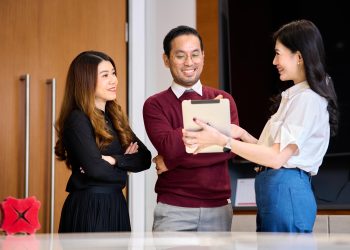 Guided Conversation Dorong Efisiensi Layanan Pelanggan DBS Capai 80%