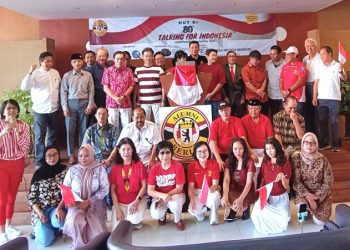 Para anggota Alumni Berlin Indonesia memperingati dan merayakan HUT RI ke-80 Tahun. Foto: Dok. Pribadi