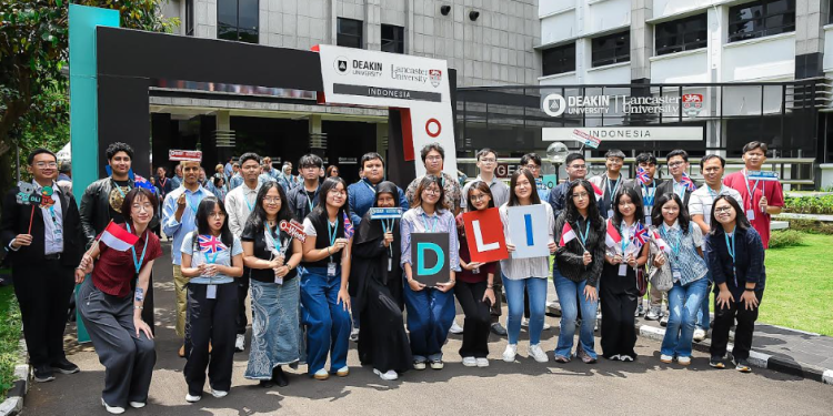 Sejarah Baru Pendidikan Global, DLI Sambut Mahasiswa Pertama Bandung