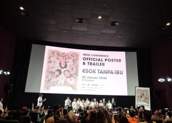 Transformasi Dian Sastro Jadi AI Warnai Trailer “Esok Tanpa Ibu”
