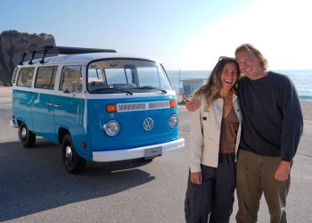 VW Kombi Azul Terbakar Namun Spiritnya Hidup Kembali Melalui ID. Buzz