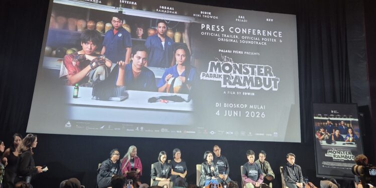 Sambut Hari Buruh, “Monster Pabrik Rambut” Rilis Trailer, Poster, dan OST