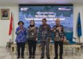 Dari kiri kanan: Sri Patmiarsi Ratnaningtyas (Penyusun Buku Pedoman Cagar Budaya Tangguh Bencana), Meta Ambar Pana (Kasubdit Lembaga dan Pranata Kebudayaan Direktorat Bina SDM Kemenbud), Hasanuddin (Ketua Yayasan Perisai Budaya Nusantara), dan Fitra Arda (Pamong Budaya Utama Kementerian Kebudayaan) membuka Bimbingan Teknis (Bimtek) Cagar Budaya Tangguh Bencana. Foto: Jos/FOKAL.ID
