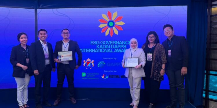 United Tractors Raih Dua Penghargaan ESG KADIN-GAPPS International Awards 2026
