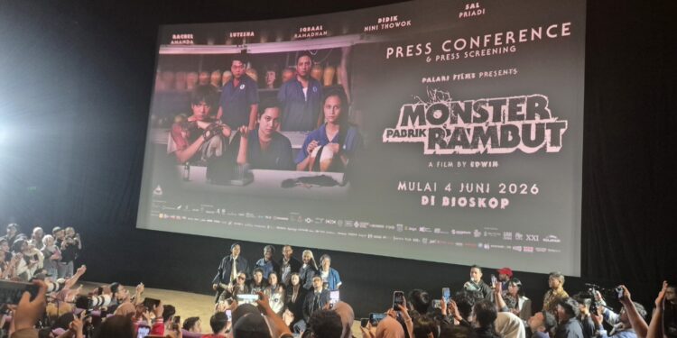 “Monster Pabrik Rambut” Sajikan Horor Retro, Angkat Keresahan Pekerja Lembur