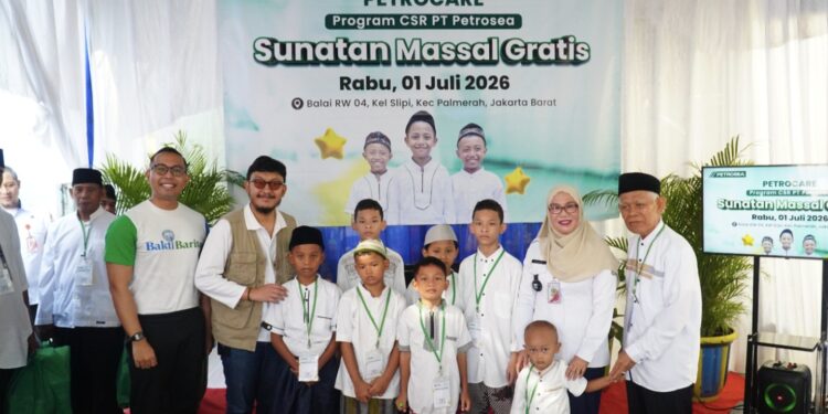Sambut Liburan Sekolah, Petrosea Gelar Sunatan Massal untuk 25 Anak