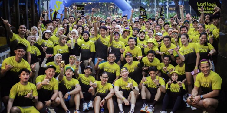 HOKA Ajak Pelari Memulai Lagi Bersama Clifton PRO Penuh Semangat
