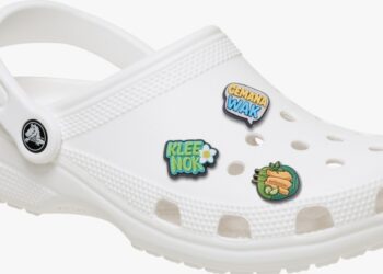 Crocs Hadirkan Jibbitz™ Khas Indonesia, dari “Batagor” hingga Seruan “GAS!”