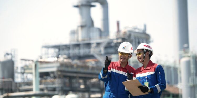 Dua Jalur Pertumbuhan Pertamina Menjaga Energi dan Menyiapkan Masa Depan